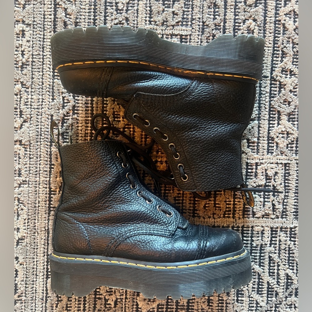Dr. Martens Sinclair Black boots women’s 8/ 39